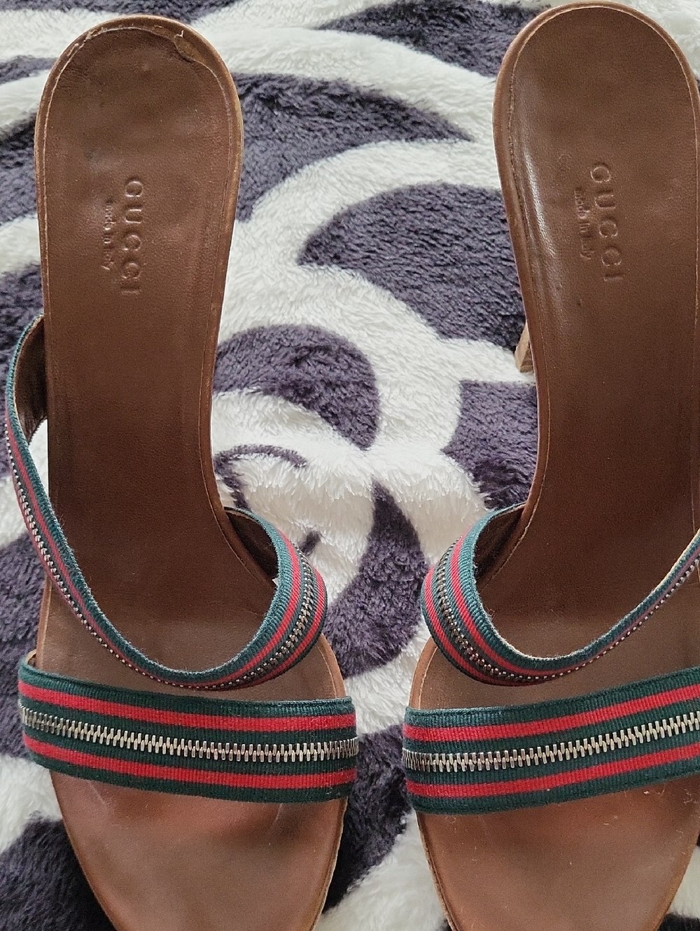 100 % Authentic Gucci Brown Leather Slides Green & Red Stripe 39 COMPARE PRICES